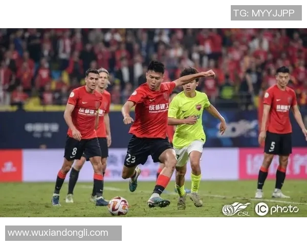 成都篮球队在世界锦标赛中的灵活性表现及其战术分析 成都篮球队在世界锦标赛中的灵活性表现及其战术分析