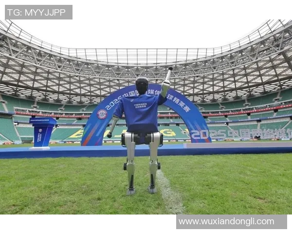 足球明星场下热情互动引爆现场观众激情瞬间回顾 足球明星场下热情互动引爆现场观众激情瞬间回顾