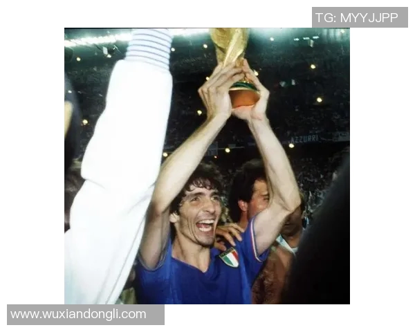 足球明星背后的伟大母亲她们的无私奉献与支持成就了传奇球员的辉煌人生 足球明星背后的伟大母亲她们的无私奉献与支持成就了传奇球员的辉煌人生